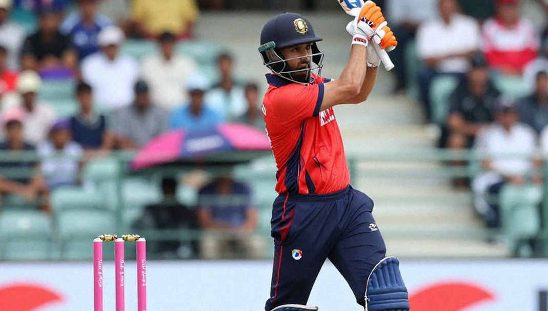 ফ্যান টোকেন আর খালি চেয়ার: রেগুলার সিজনের ক্রিকেটে যে শব্দ কেনা যায় না ফ্যান টোকেন আর খালি চেয়ার: রেগুলার সিজনের ক্রিকেটে যে শব্দ কেনা যায় না