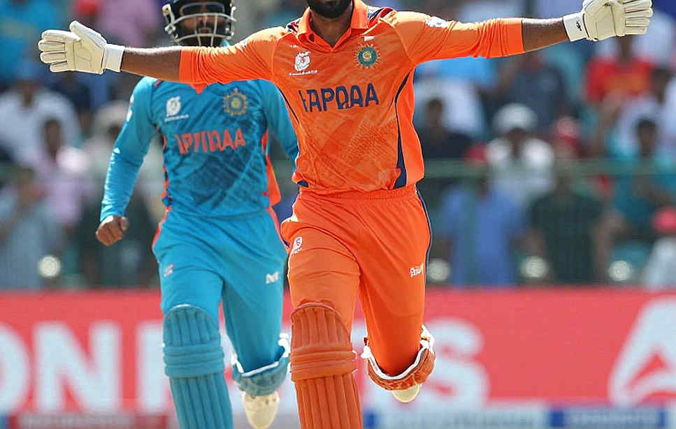 এশিয়া কাপের তিন ফাইনাল, একই ফাটল: স্পিন-পিচের জ্যামিতিতে বাংলাদেশের হারানো ওভারগুলো এশিয়া কাপের তিন ফাইনাল, একই ফাটল: স্পিন-পিচের জ্যামিতিতে বাংলাদেশের হারানো ওভারগুলো