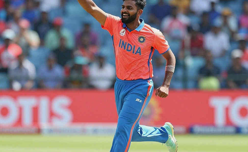 আম্পায়ারস কলের সীমান্ত: ডিআরএস যেভাবে মাঠের আম্পায়ারের একচেটিয়া ক্ষমতা ভেঙে চার টুকরো করে দিল আম্পায়ারস কলের সীমান্ত: ডিআরএস যেভাবে মাঠের আম্পায়ারের একচেটিয়া ক্ষমতা ভেঙে চার টুকরো করে দিল
