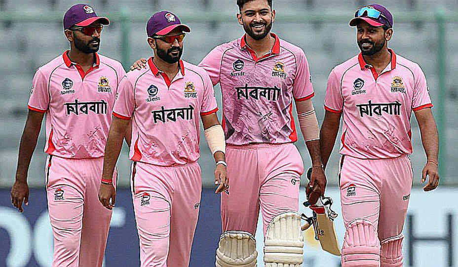Green's Injury, Durban's Dry Pitch and Australia's Incomplete Bowling Equation Green's Injury, Durban's Dry Pitch and Australia's Incomplete Bowling Equation