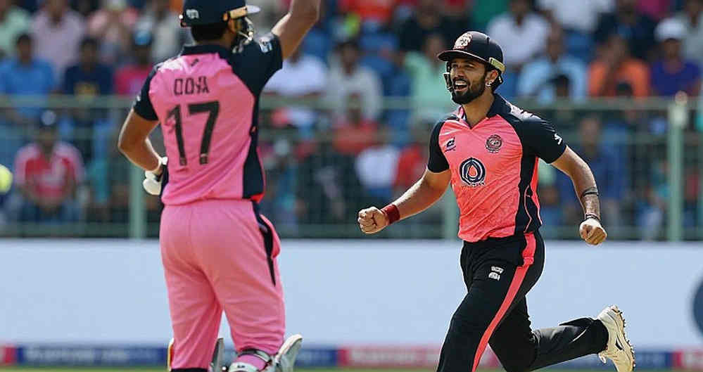 নীরব কবজা: ঘরোয়া মাঠের ডট-বল অর্থনীতি ও মিডল-ওভারের সত্য নীরব কবজা: ঘরোয়া মাঠের ডট-বল অর্থনীতি ও মিডল-ওভারের সত্য
