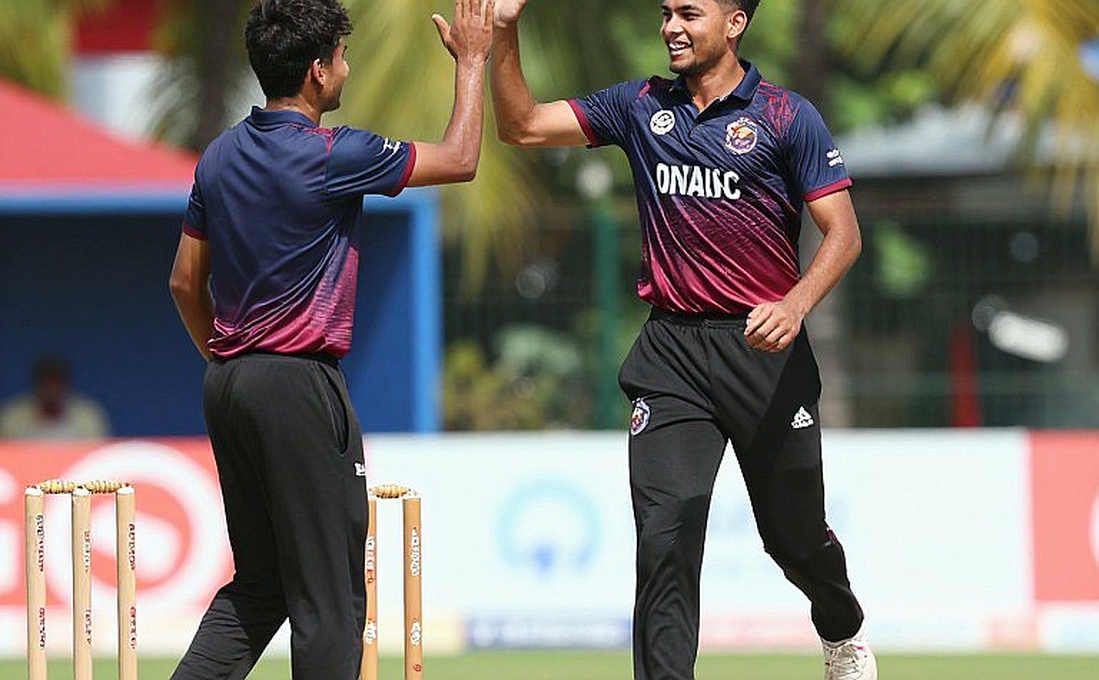 ডারবানের ১১৫ বল: ম্যাট রেনশ'র শতকের লেজারে যেটা লেখা নেই ডারবানের ১১৫ বল: ম্যাট রেনশ'র শতকের লেজারে যেটা লেখা নেই