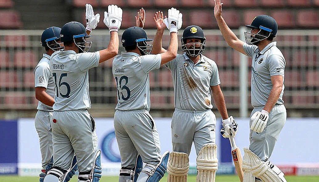 ৭৮.১ ওভারে ২৩৪: আমিরাতের পিচে মিরাজদের খতিয়ান কোথায় মিলল না ৭৮.১ ওভারে ২৩৪: আমিরাতের পিচে মিরাজদের খতিয়ান কোথায় মিলল না