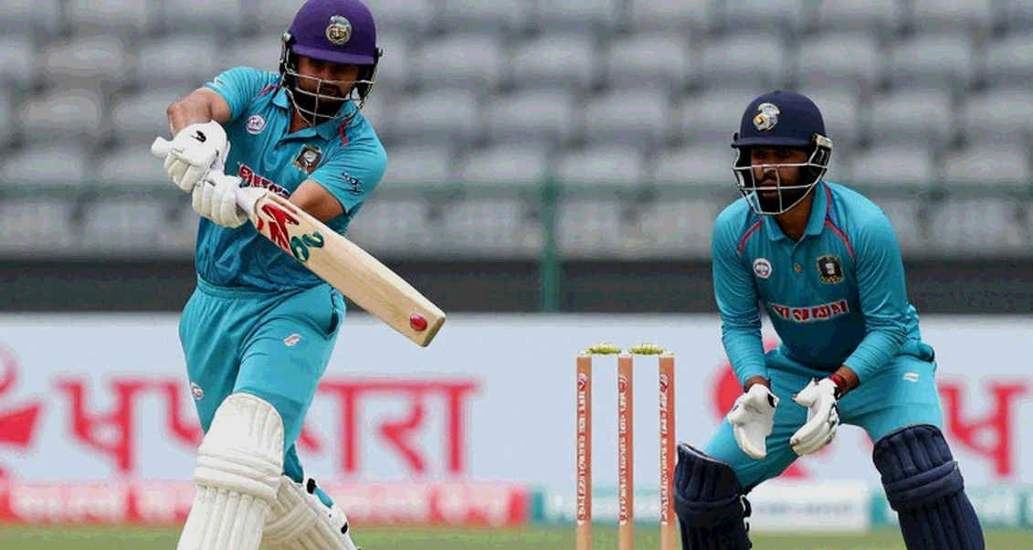 ট্রান্সফার উইন্ডোর কোলাহলে হারানো ভূমিকা: বিপিএল নিলাম আসলে কী কেনে, আর কী কিনতে ভুলে যায়